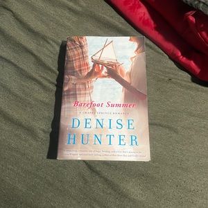 Book called barefoot summer by Denise Hunter